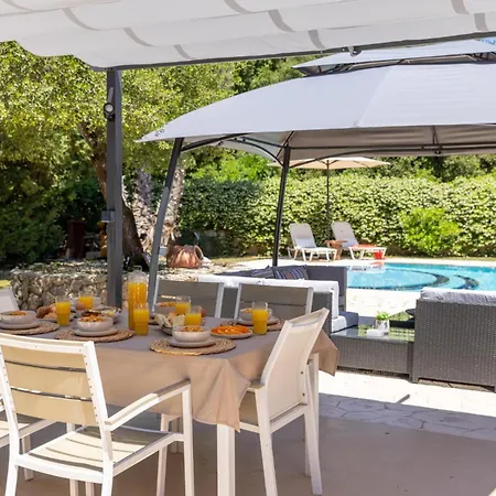 Villa Michael By Vintage Travel *