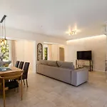 Michael Villa Ermones