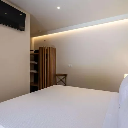 Michael By Vintage Travel * Ermones