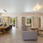 Michael Villa Ermones