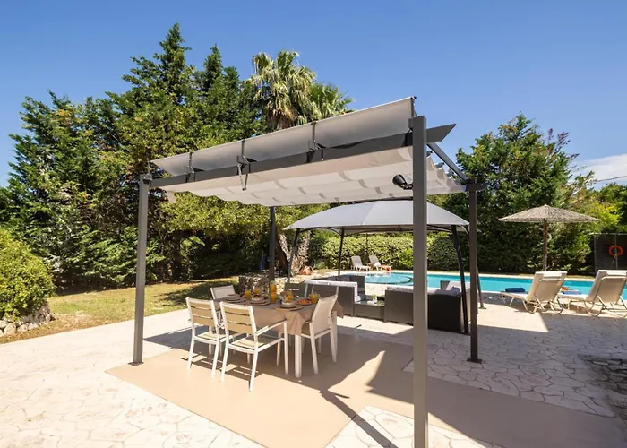 Michael וילה ארמונס